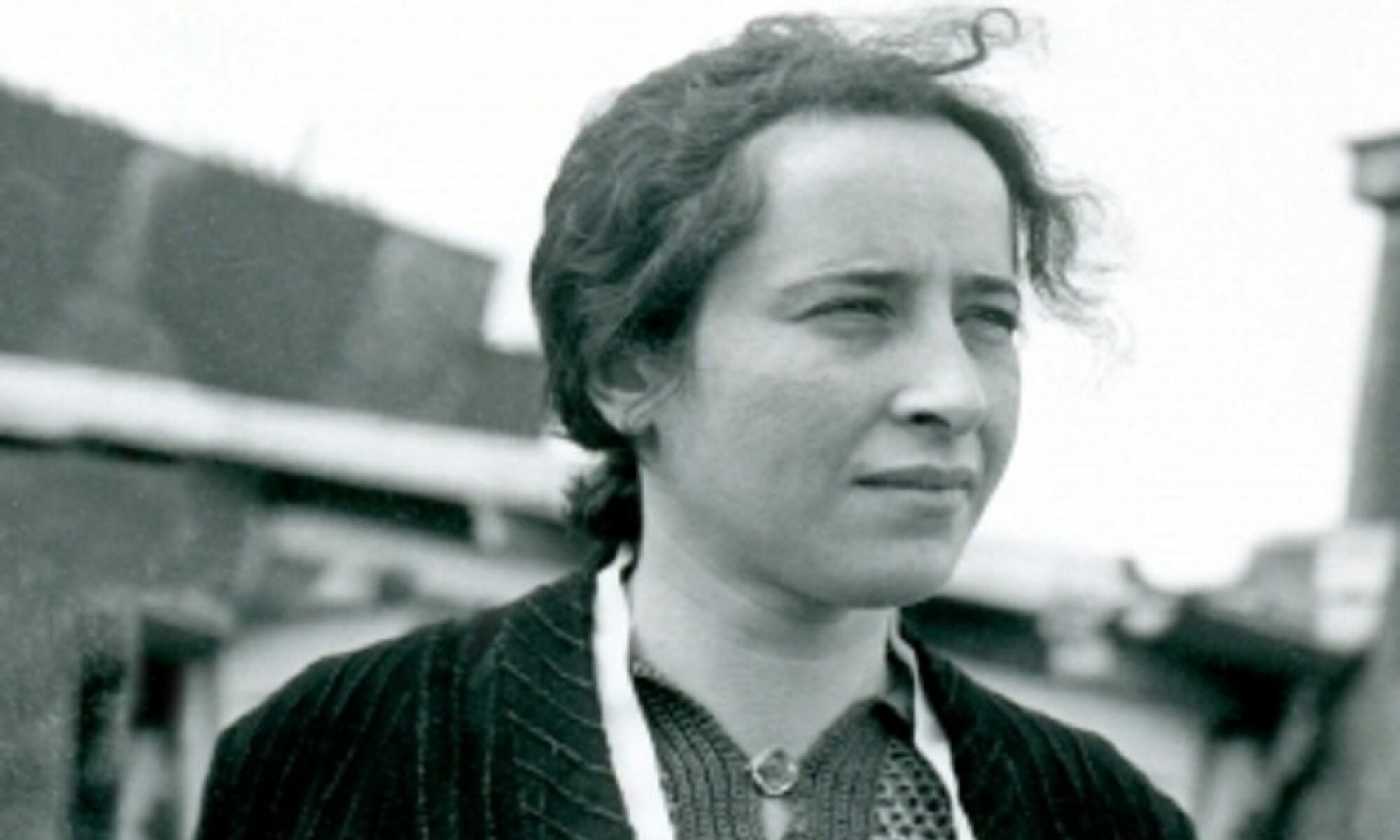 Nello spirito di Arendt, il coraggio di cominciare, l’essere cittadini attivi Nello spirito di Arendt, il coraggio di cominciare, l’essere cittadini attivi