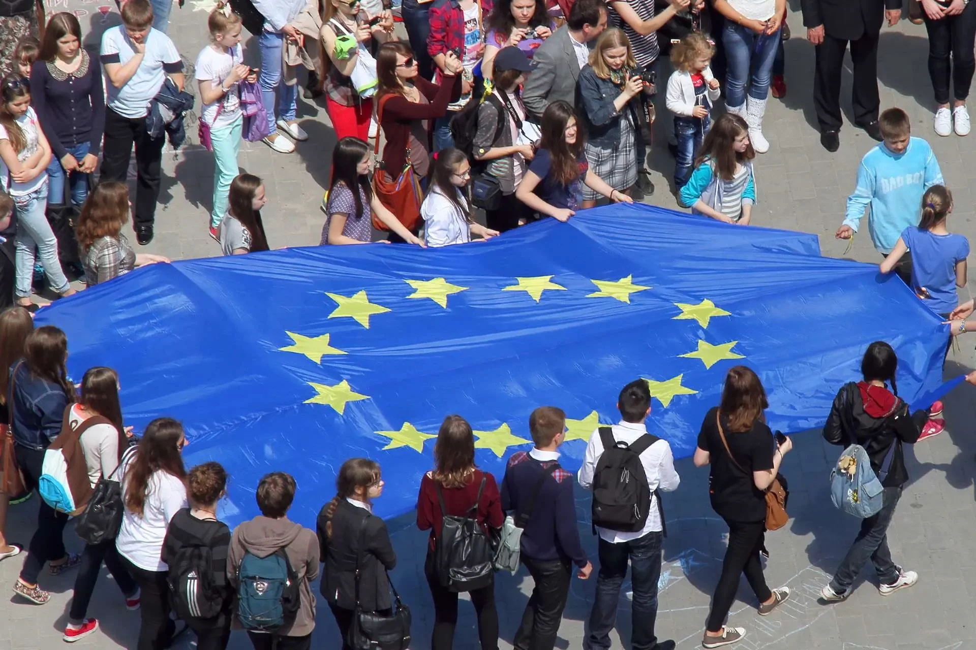 Nuove forme di partecipazione oltre la disillusione: il richiamo delle idealità europeiste Nuove forme di partecipazione oltre la disillusione: il richiamo delle idealità europeiste