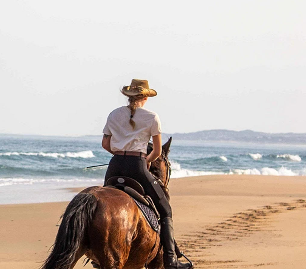 authentic_retreats_-_horse_riding_resized_7_90_sharpen_scaled_1000w_450h