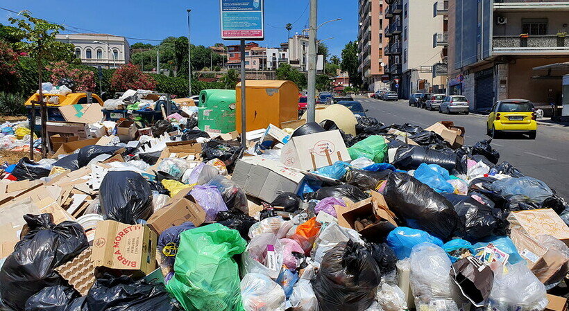 La “munnizza” a Catania e i consumi di elettricità a Siracusa condannano le due province La “munnizza” a Catania e i consumi di elettricità a Siracusa condannano le due province