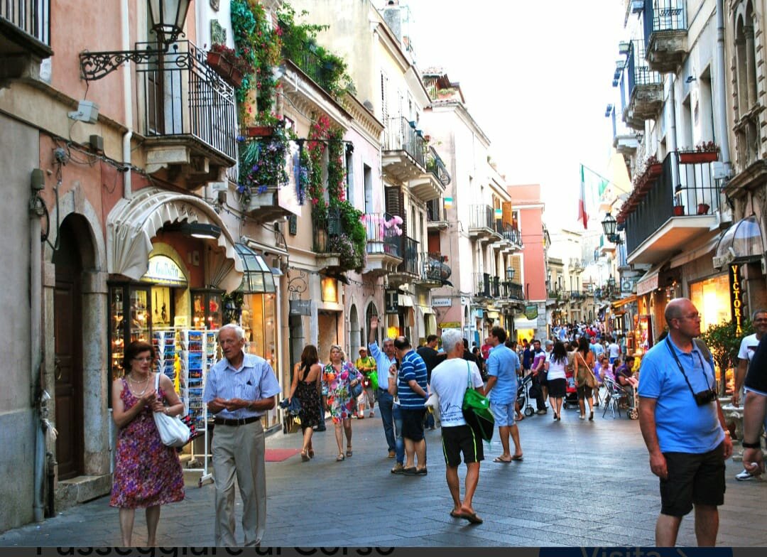 Taormina Arte, chiude la storica sede. Ma la storia continua