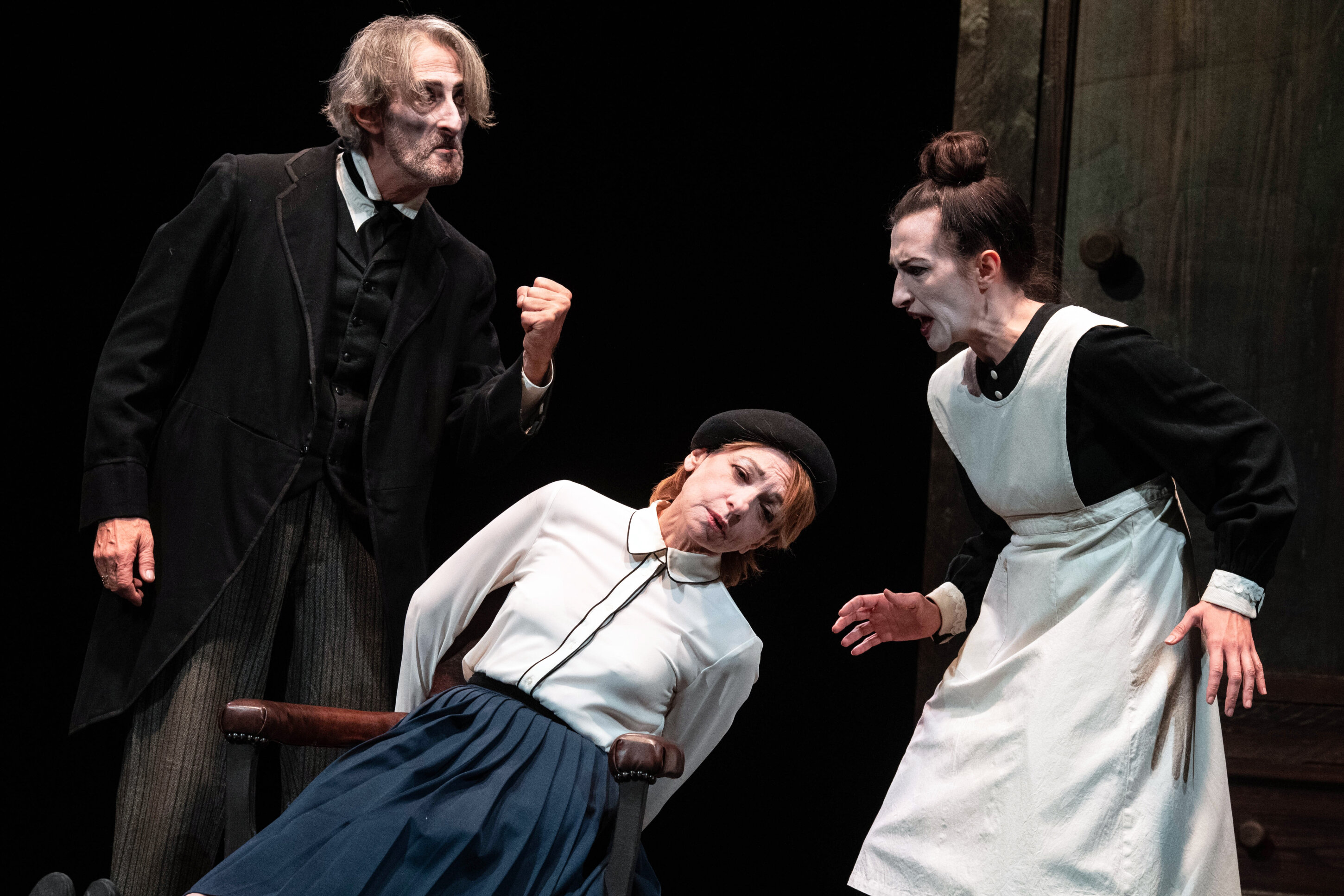 Teatro Verga: l&rsquo;assurda lezione di Ionesco