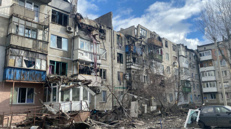 Pokrovsk bruciata, mentre Kiev &egrave; sempre pi&ugrave; sotto accusa