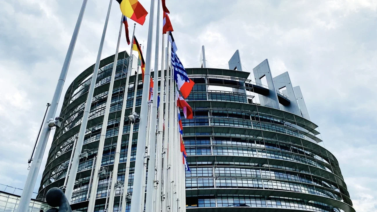 L'UE, tra un mondo sempre pi&ugrave; globale e le secche dell'auto-esclusione