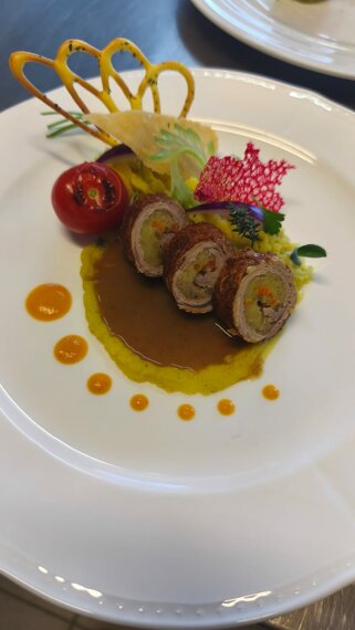 rolle di vitello nella sua salsa takeawaypuglia.jpeg