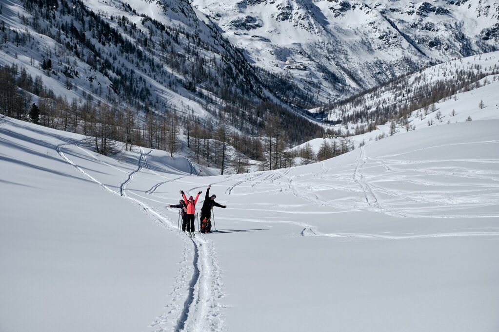 forested-mountain-covered-snow-people-hiking-col-de-la-lombarde.jpeg