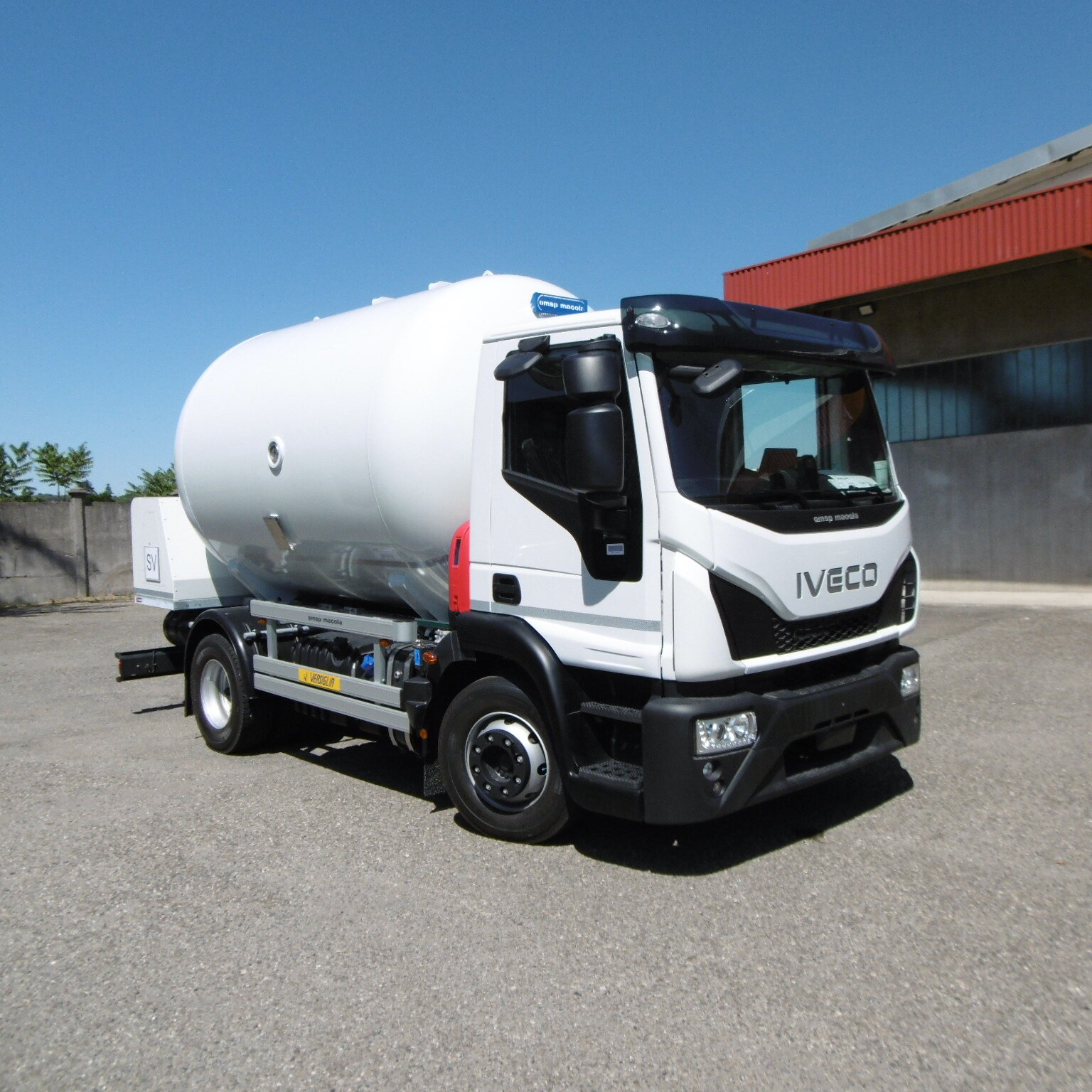 Tel. 8813 - IVECO 140.25 CISTERNA ADR PER GPL (Nuovo)