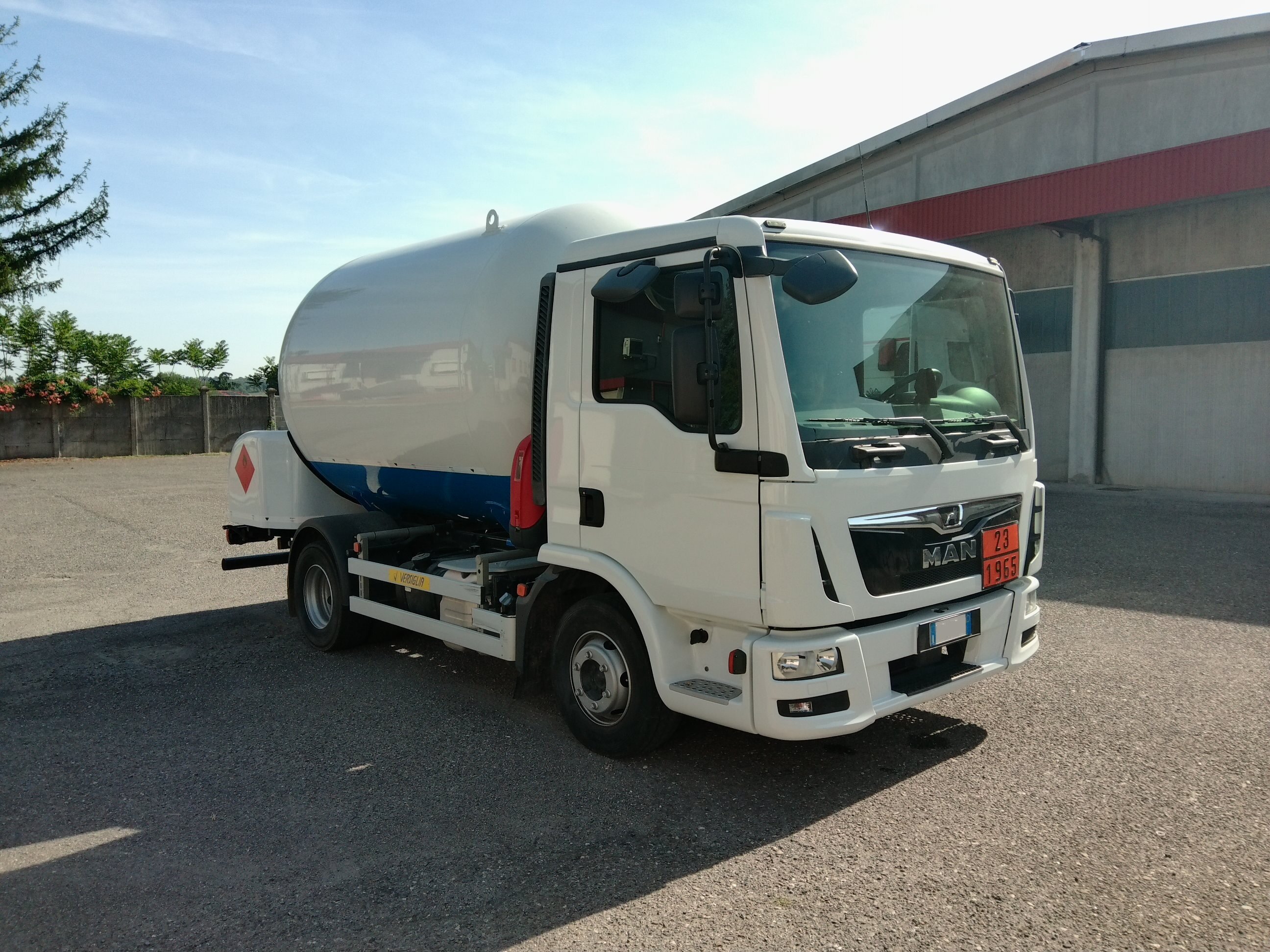 14-FJ290 - MAN 120.22 LPG TANK
