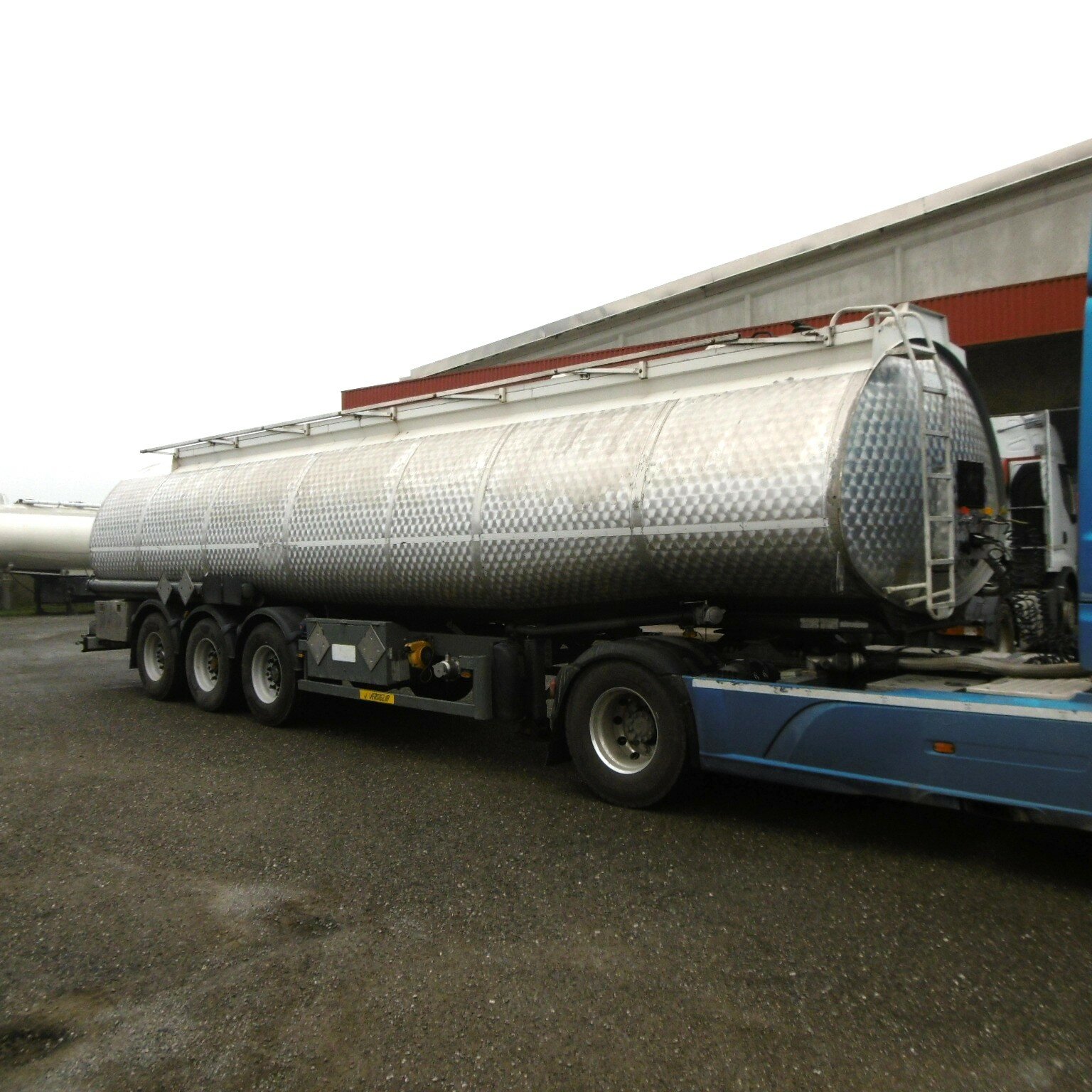 26-AE810 - ADR TANK SEMITRAILER 2 COMPARTMENTS