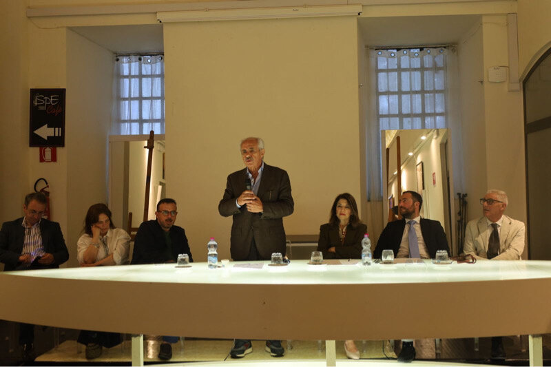 Mpa, Raffaele Lombardo rilancia: Serve una Grande Sicilia Mpa, Raffaele Lombardo rilancia: Serve una Grande Sicilia