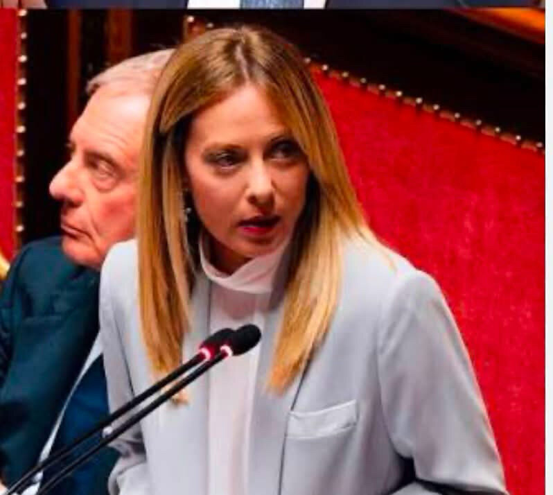 Un calcio alla democrazia, esultano franchi tiratori e Sinistra Un calcio alla democrazia, esultano franchi tiratori e Sinistra
