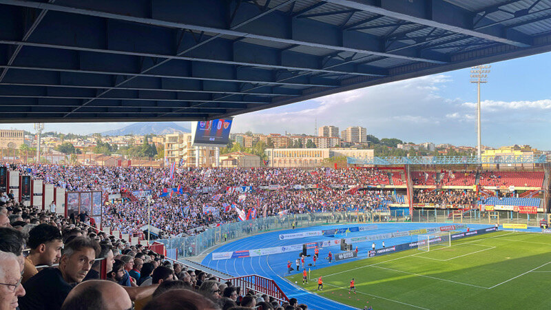 Catania è qui la festa, Benevento ko con Cice gol
