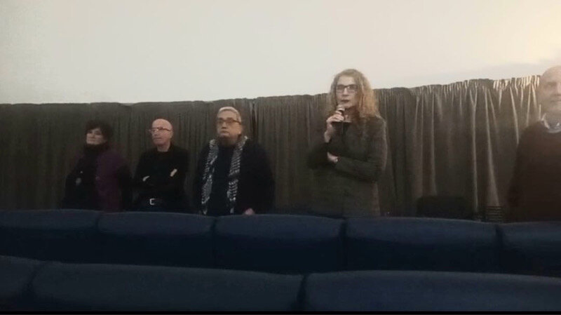 Folto pubblico alla proiezione del film D'Istruzione Pubblica