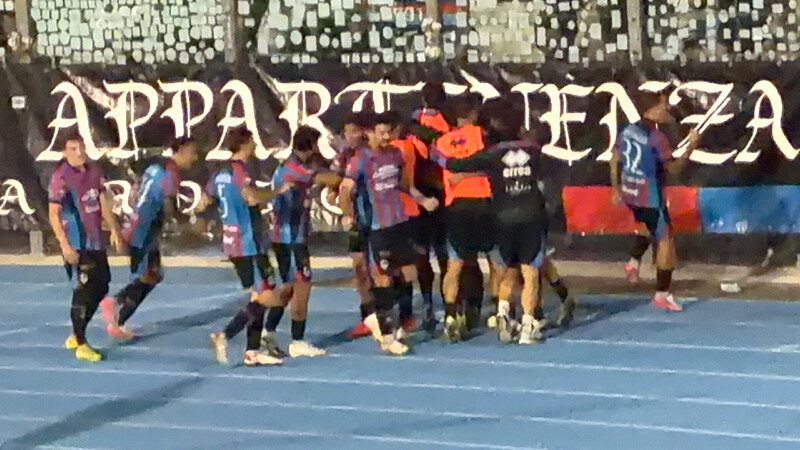Il Catania prima soffre, nella ripresa Insigne e Coda lo fanno gioire