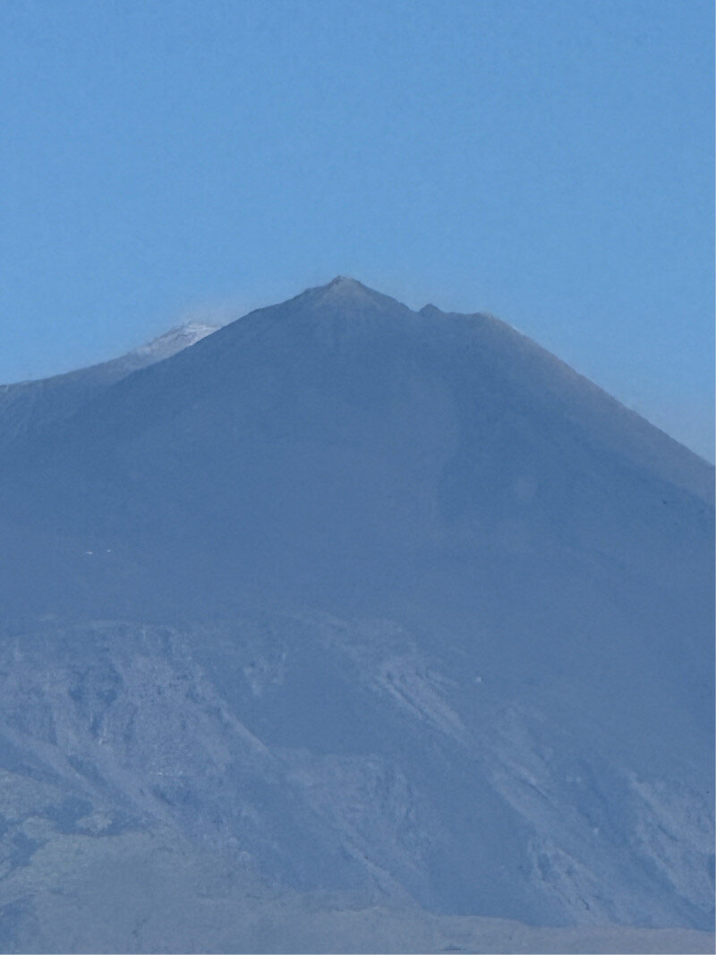 Etna, la Protezione Civile vieta le escursioni oltre 2500