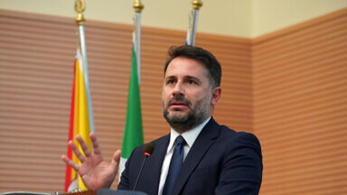 Schifani vuole ricandidarsi? Peccato che dimentichi Musumeci