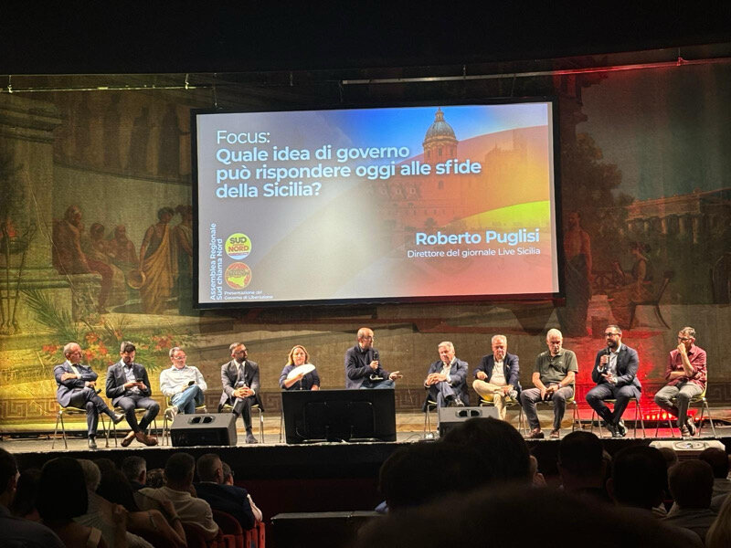 Cateno De Luca riabbraccia il M5S: Noi alternativi alla destra di Schifani