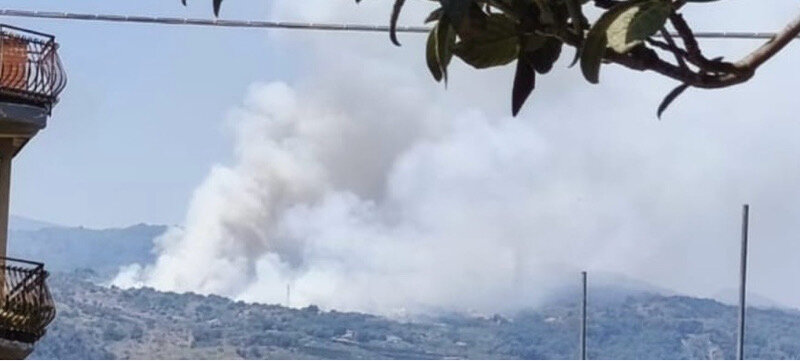 Ancora incendi sull'Etna, forestale a testa bassa Ancora incendi sull'Etna, forestale a testa bassa