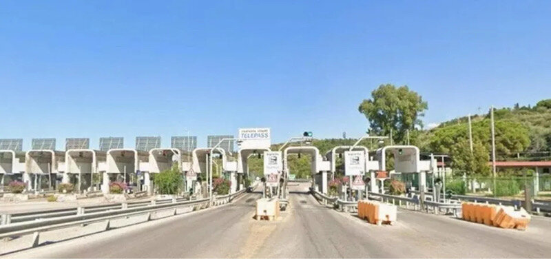 Cinque casellanti infedeli, sottraevano il denaro dai pedaggi autostradali Cinque casellanti infedeli, sottraevano il denaro dai pedaggi autostradali