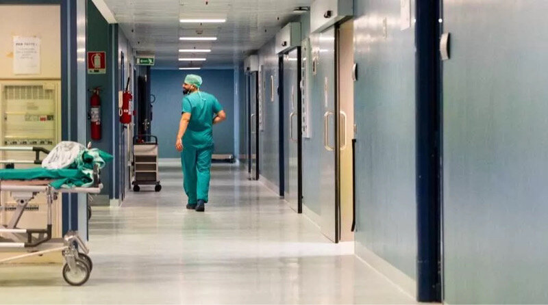 Ragusa, donna 72enne muore dopo aver mangiato salmone confezionato