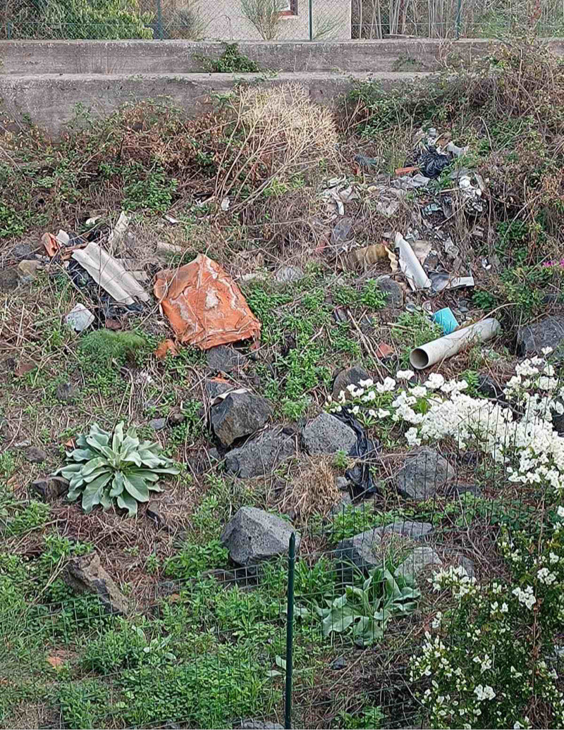 Amianto abbandonato a San Giovanni la Punta Amianto abbandonato a San Giovanni la Punta