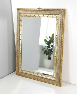 specchiera dorata.jpeg