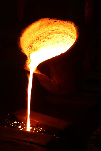pouring-molten-metal-metal-industry-work.jpeg