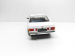 mercedes-benz-230e-w123-bianco-del-1975-118-artigianale-base-kk-scale