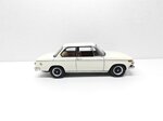 bmw-1600-2-avorio-del-1966-118-artigianale-base-autoart-millennium