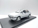renault-19-bianco-del-1994-118-triple9