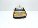 mini-cooper-oro-tuning-oz-del-2006-118-artigianale-base-maisto