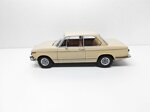 bmw-1602-1-serie-crema-del-1971-112-kk-scale-no-118