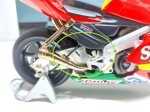 honda-rc211v-motogp-2006-24-toni-elias-112-altaya-difetto