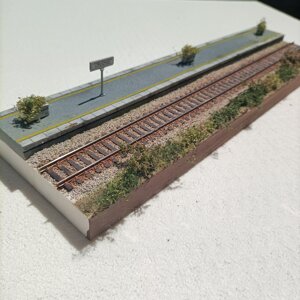 pd37-diorama-espositore-ferroviario