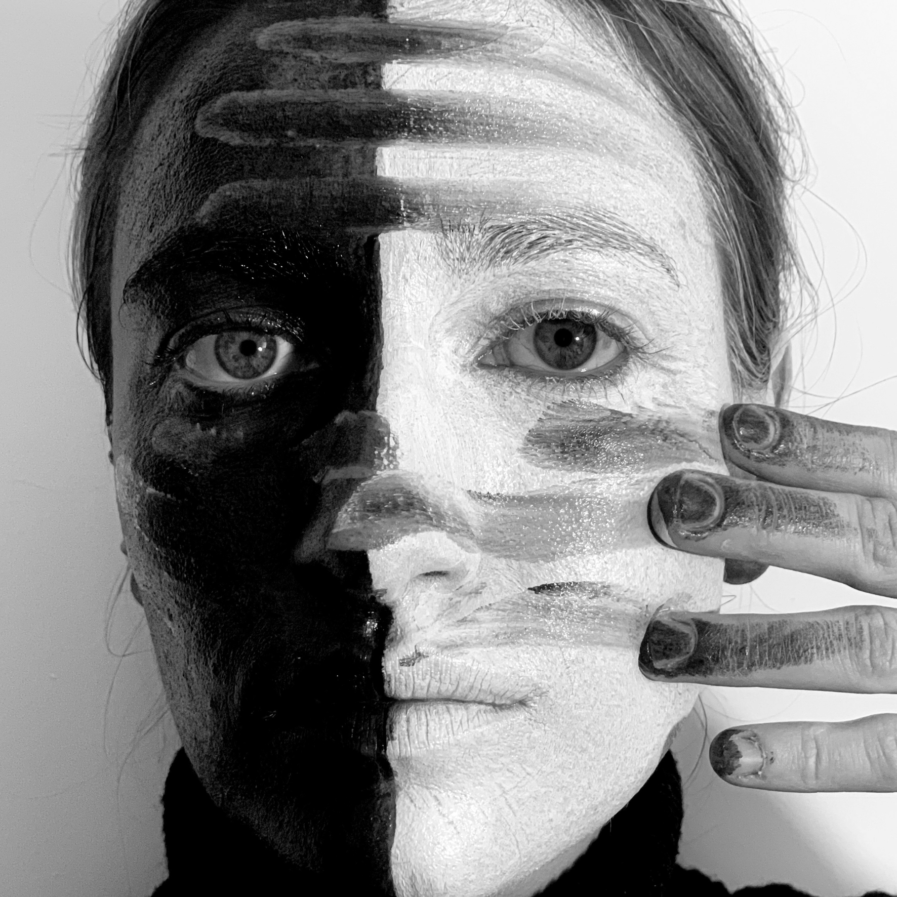 La pelle e l&rsquo;esperienza tattile: un viaggio tra psicoanalisi e neuroscienze