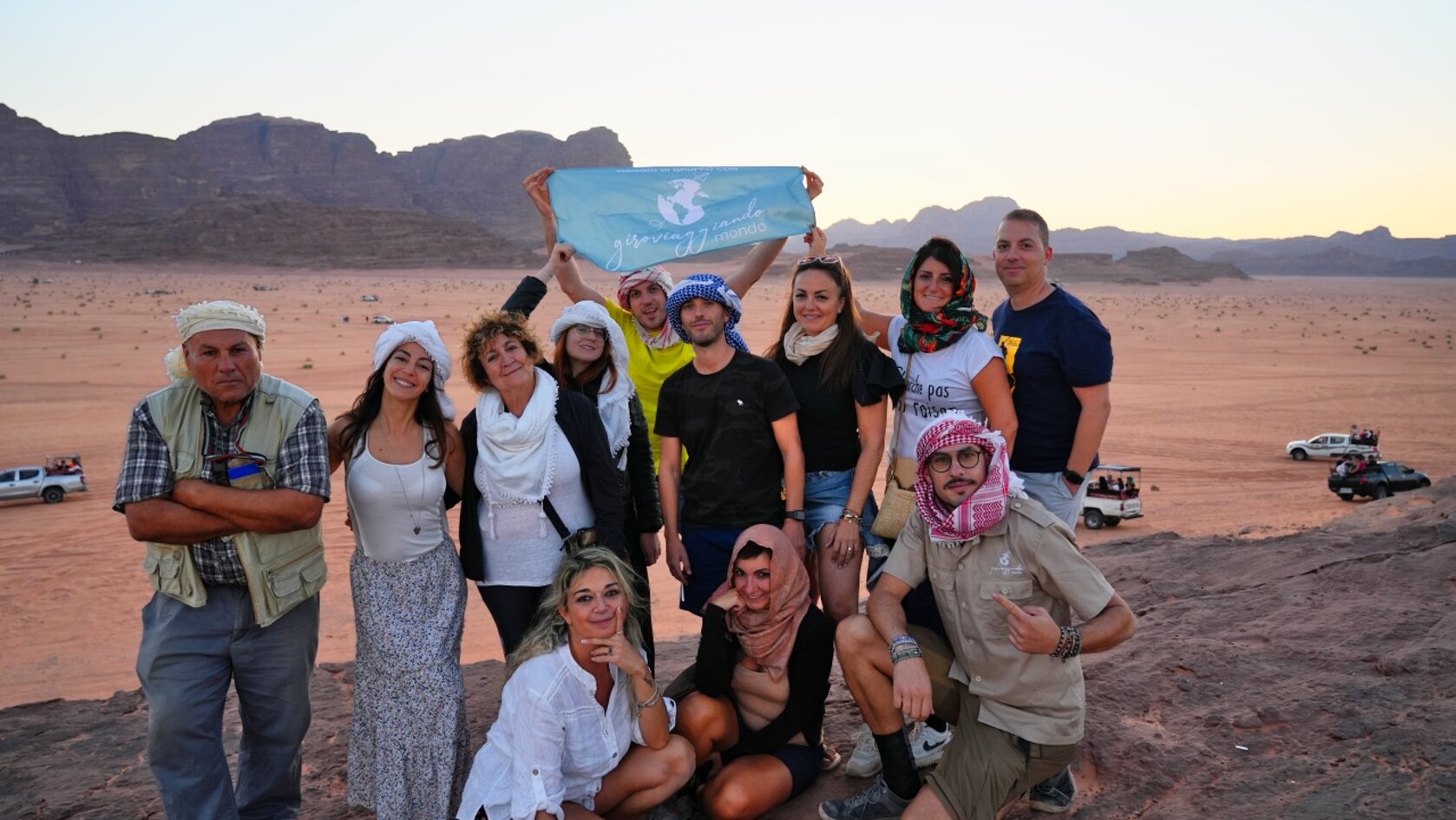 giroviaggiando.mondo giordania gruppo.jpeg
