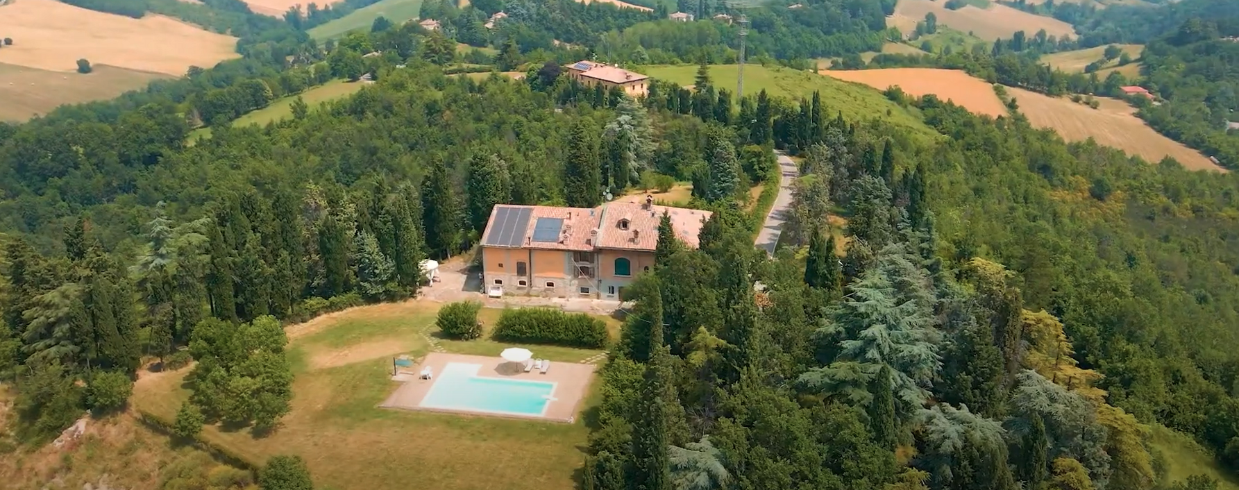 casale pool party giroviaggiando