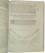 buonaiuto-lorini-le-fortificationi-corrette-ampliate-per-la-lor-compita-perfettione-con-laggiunta-del-sesto-libro-doue-si-mostra-lordine-di-fortificare-le-citta-in-venetia-presso-francesco-rampazetto-1609