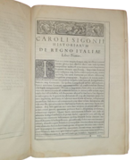 carlo-sigonio-historiarum-de-regno-italiae-libri-quindicem-ad-illustriss-atqu-excell-d-iacobum-boncompagnum-generalem-sre-gubernatorem-qui-libri-historiam-ab-anno-dlxx-usque-ad-vsque-ad-mdd-continent-venetiis-apud-iordanem-zilettum-1574