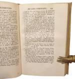 gaetano-cristofioro-volpi-la-libreria-de-volpi-e-la-stamperia-cominiana-illustrate-con-utili-e-curiose-annotazioni-rilegato-con-catalogo-de-libri-cominiani-ancora-vendibili-co-legittimi-loro-prezzi-in-padova-appresso-giuseppe-comino-1756