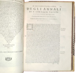 publio-cornelio-tacito-gli-annali-di-cornelio-tacito-cavalier-romano-de-fatti-e-guerre-de-romani-seguite-dalla-morte-di-cesare-augusto-per-fino-all-imperio-di-vespasiano-in-venetia-appresso-bernardo-giunti-e-fratelli-1582