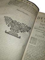 scipione-ammirato-discorsi-sopra-cornelio-tacito-nei-quali-si-contiene-il-fiore-di-tutto-quello-che-si-trova-sparso-ne-libri-delle-attioni-de-principi-e-del-buono-o-cattivo-loro-governo-in-padova-presso-pauolo-franbotto-1642
