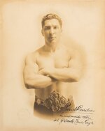 renato-gardini-bologna-1889-santos-1940-fotografia-originale-dedica-autografa-del-famoso-campione-di-lotta-bolognese-al-grande-tenore-beniamino-gigli-new-york-madison-square-garden-1925