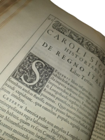 carlo-sigonio-historiarum-de-regno-italiae-libri-quindicem-ad-illustriss-atqu-excell-d-iacobum-boncompagnum-generalem-sre-gubernatorem-qui-libri-historiam-ab-anno-dlxx-usque-ad-vsque-ad-mdd-continent-venetiis-apud-iordanem-zilettum-1574