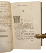 gaetano-cristofioro-volpi-la-libreria-de-volpi-e-la-stamperia-cominiana-illustrate-con-utili-e-curiose-annotazioni-rilegato-con-catalogo-de-libri-cominiani-ancora-vendibili-co-legittimi-loro-prezzi-in-padova-appresso-giuseppe-comino-1756