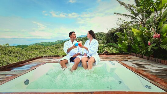 02_jacuzzi_pareja_tayrona.jpeg