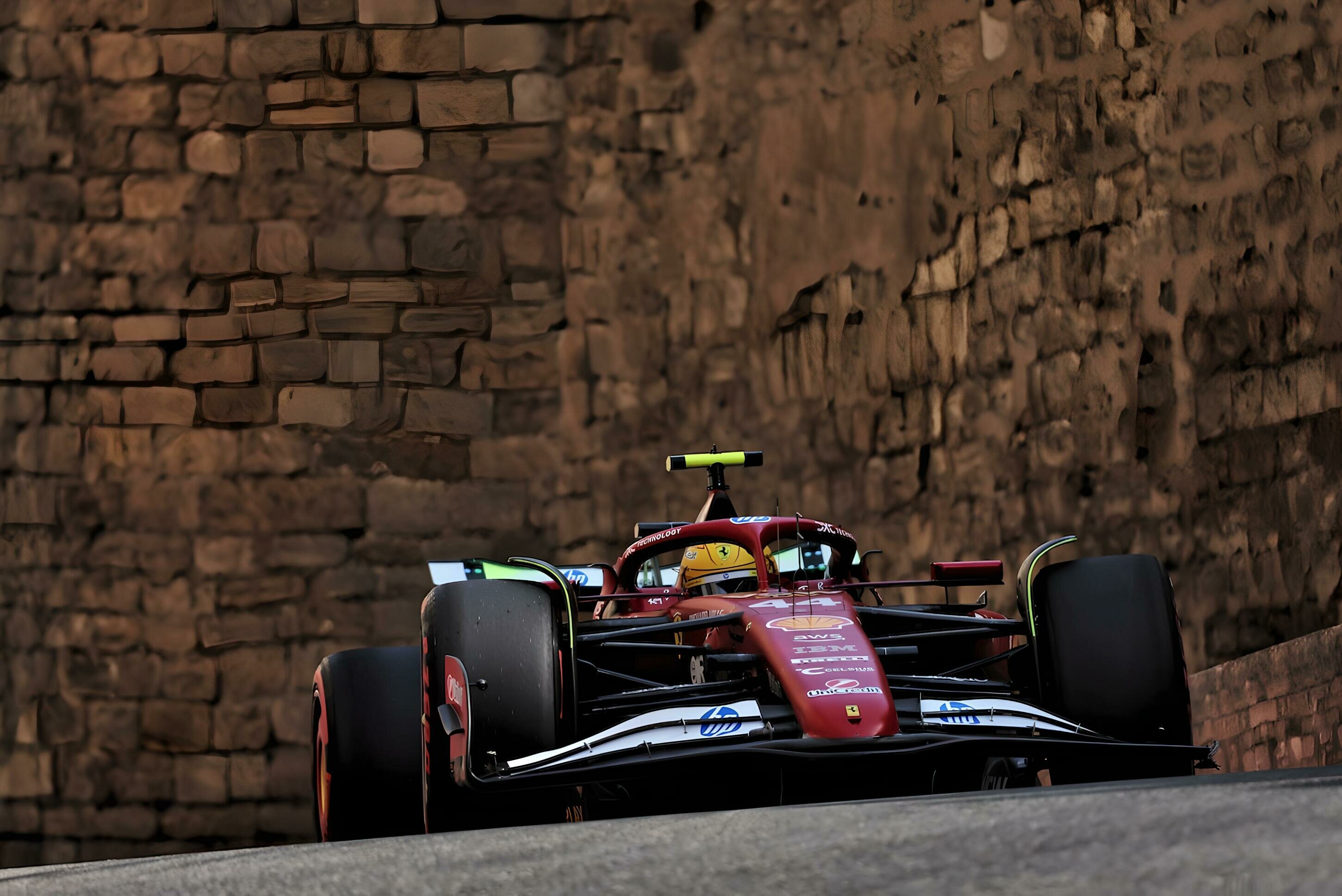 hamilton-ferrari-baku-libere-f1-2025-fotor-enhance-2025092092130.jpeg