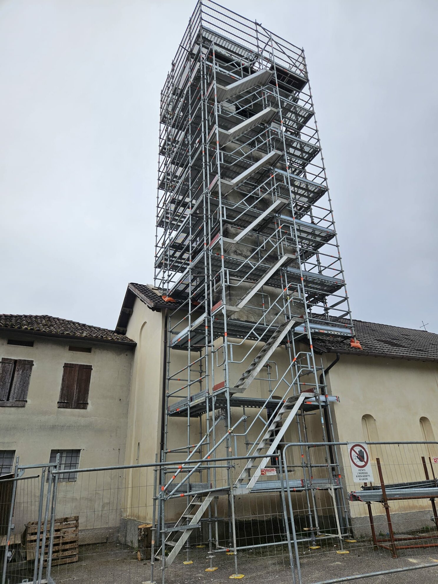 RISTRUTTURAZIONE CHIESA