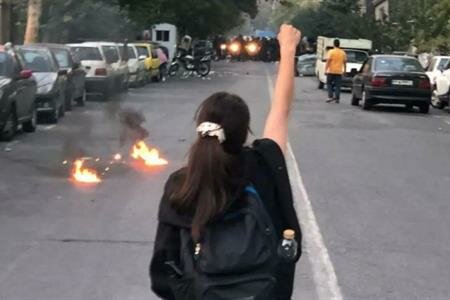 I PARTITI COMUNISTI DALLA PARTE DEL POPOLO IRANIANO