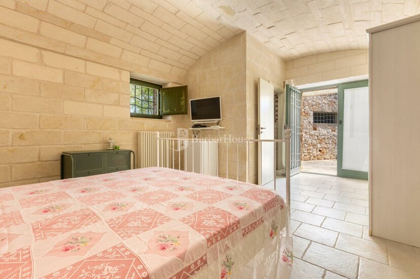 ostuni-trullo_di_erna@@000132_slide.jpeg